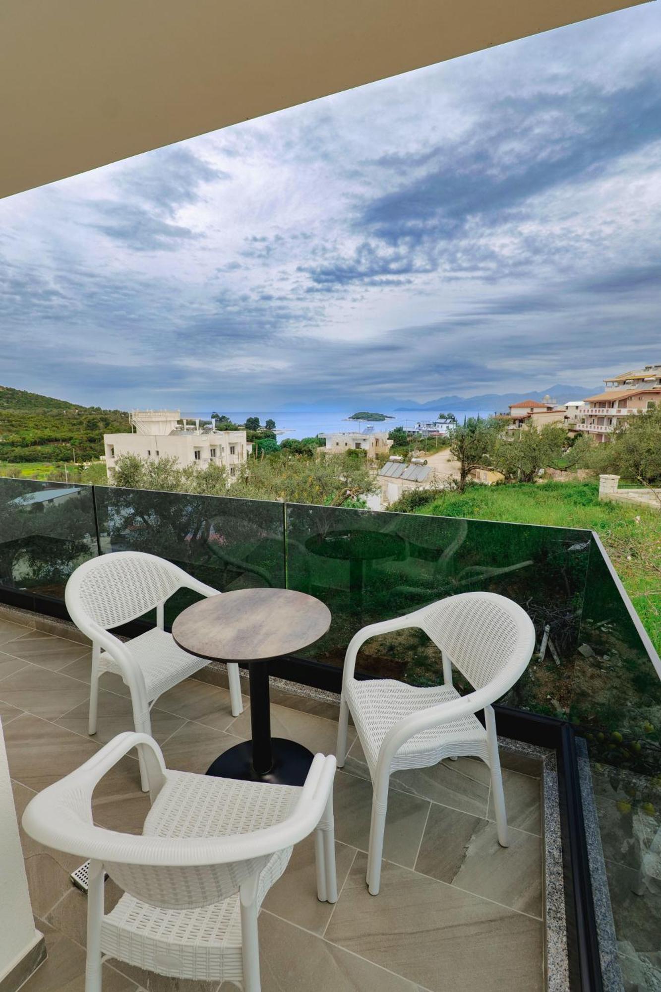 Renato Hotel