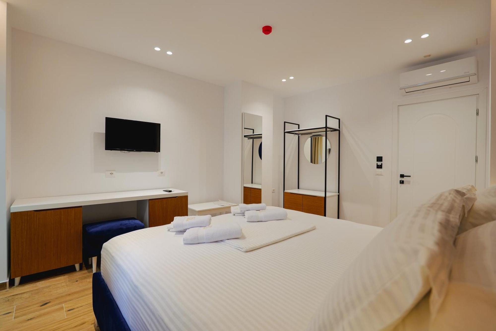 Renato Hotel Ksamil